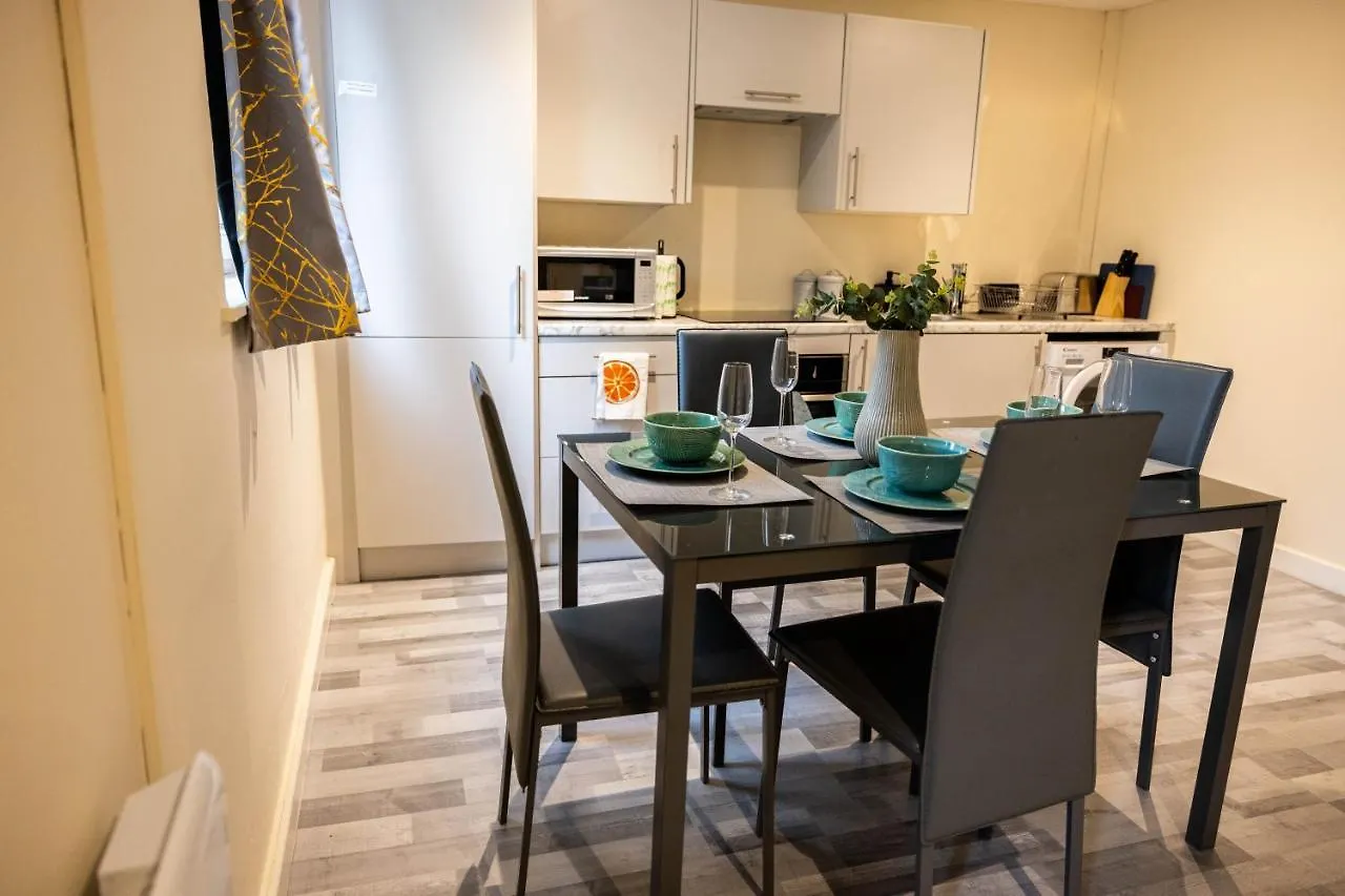3 Bedrooms-8Guests-Babycot-15Mintopepys-Freeparkg London