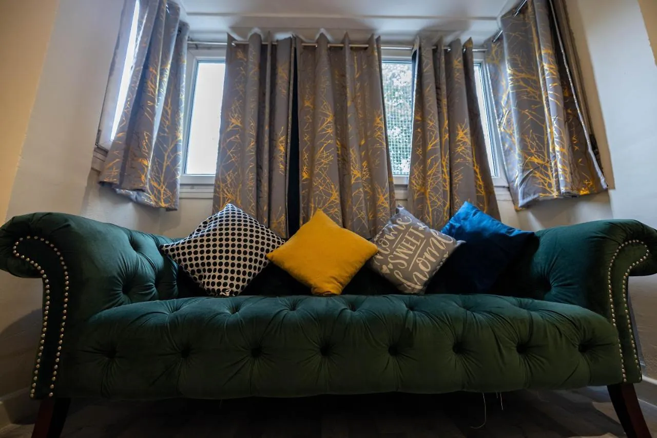 3 Bedrooms-8Guests-Babycot-15Mintopepys-Freeparkg London Lägenhet